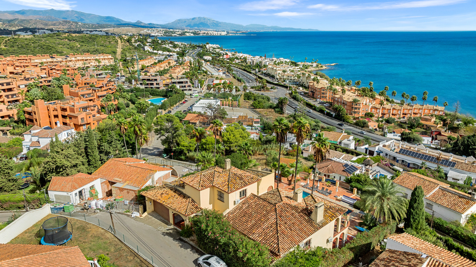 Estepona West – Buenas Noches