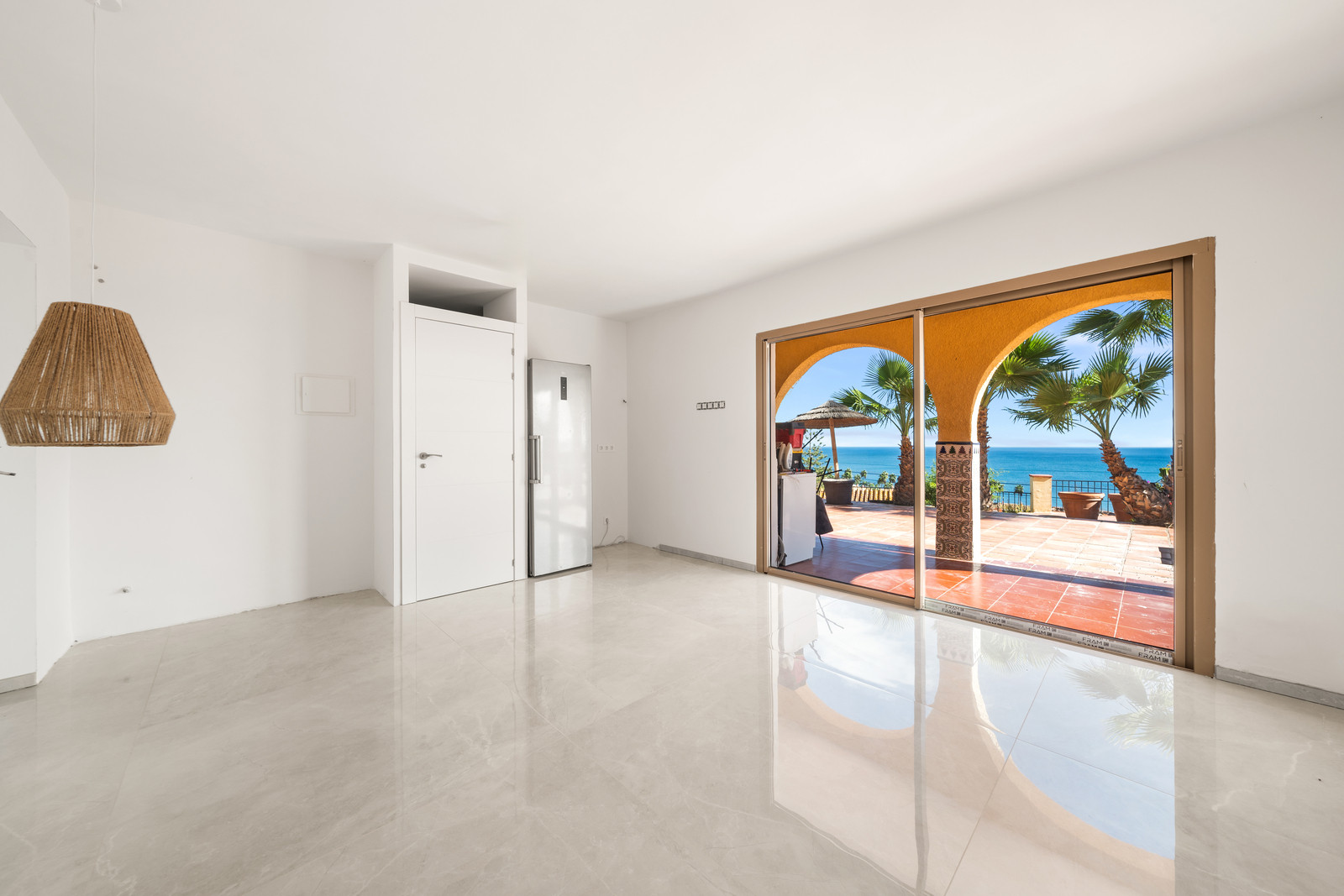Estepona West – Buenas Noches