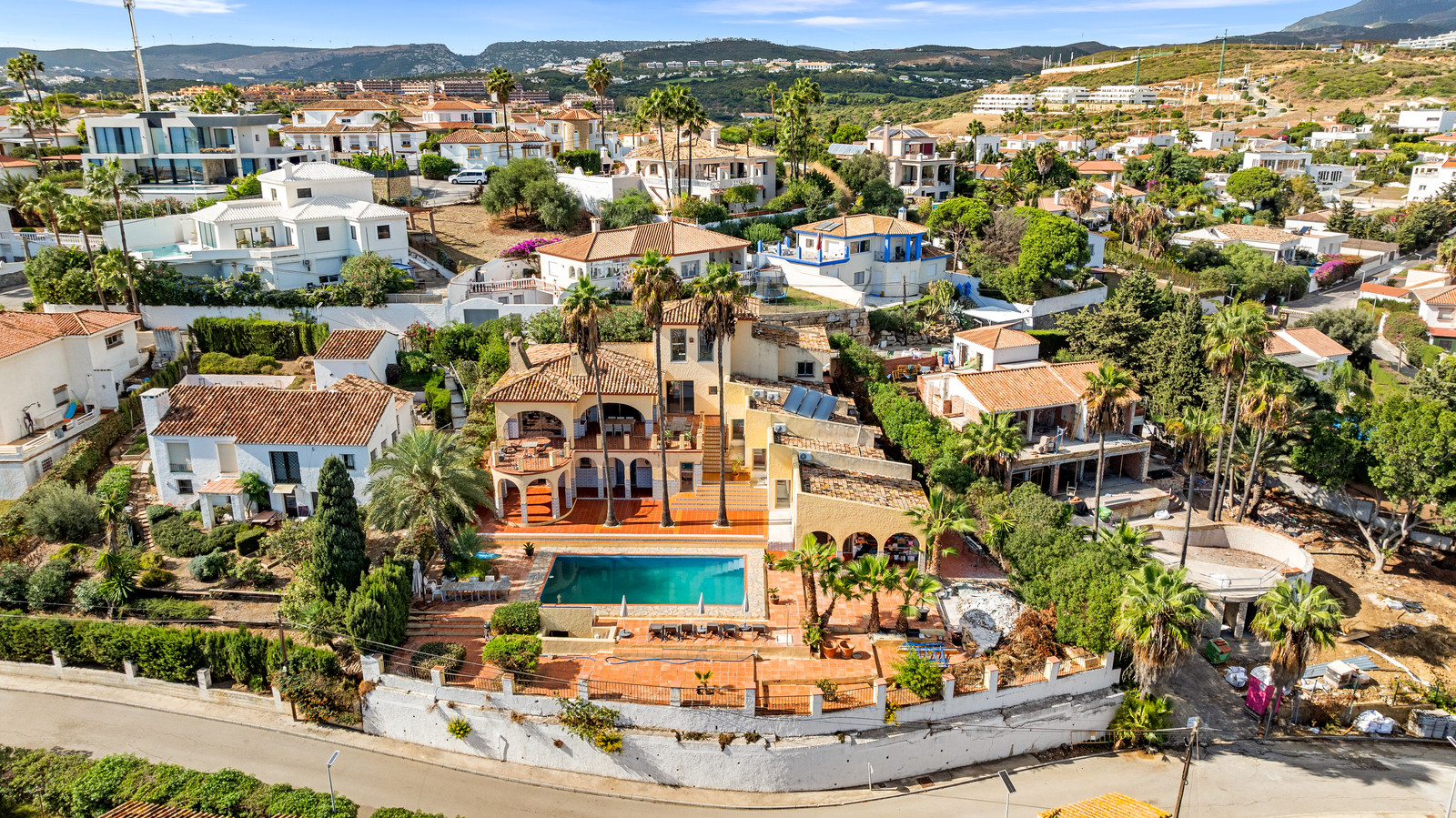 Estepona West – Buenas Noches
