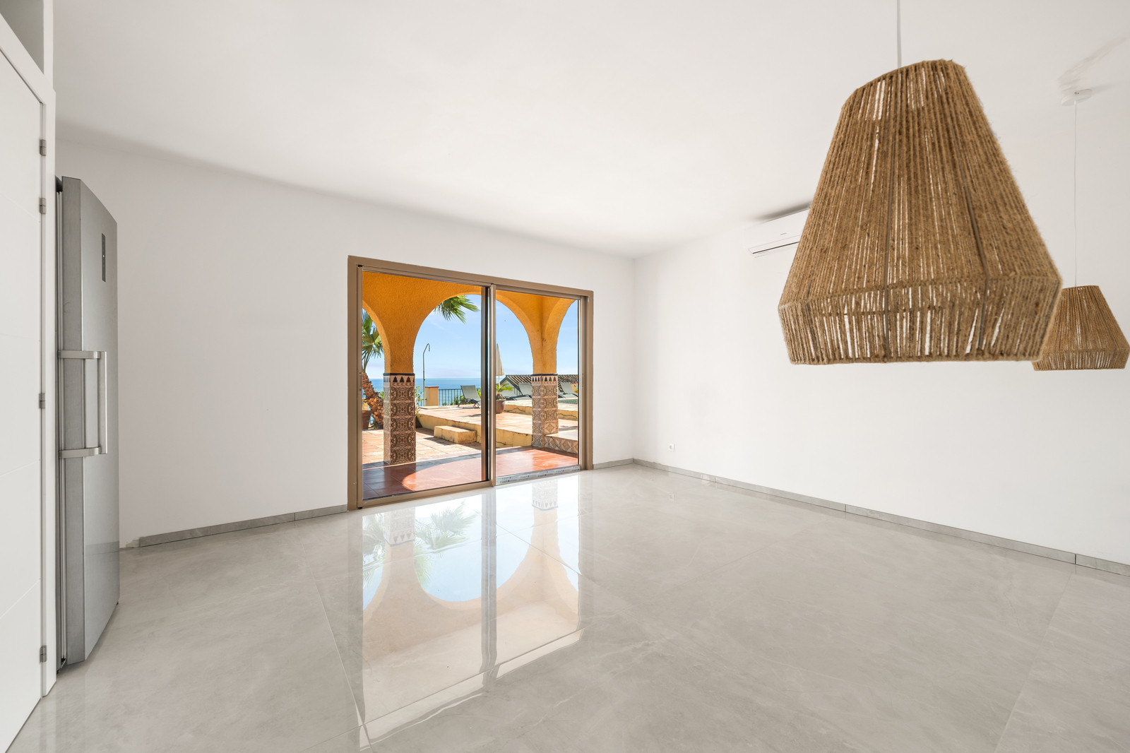 Estepona West – Buenas Noches