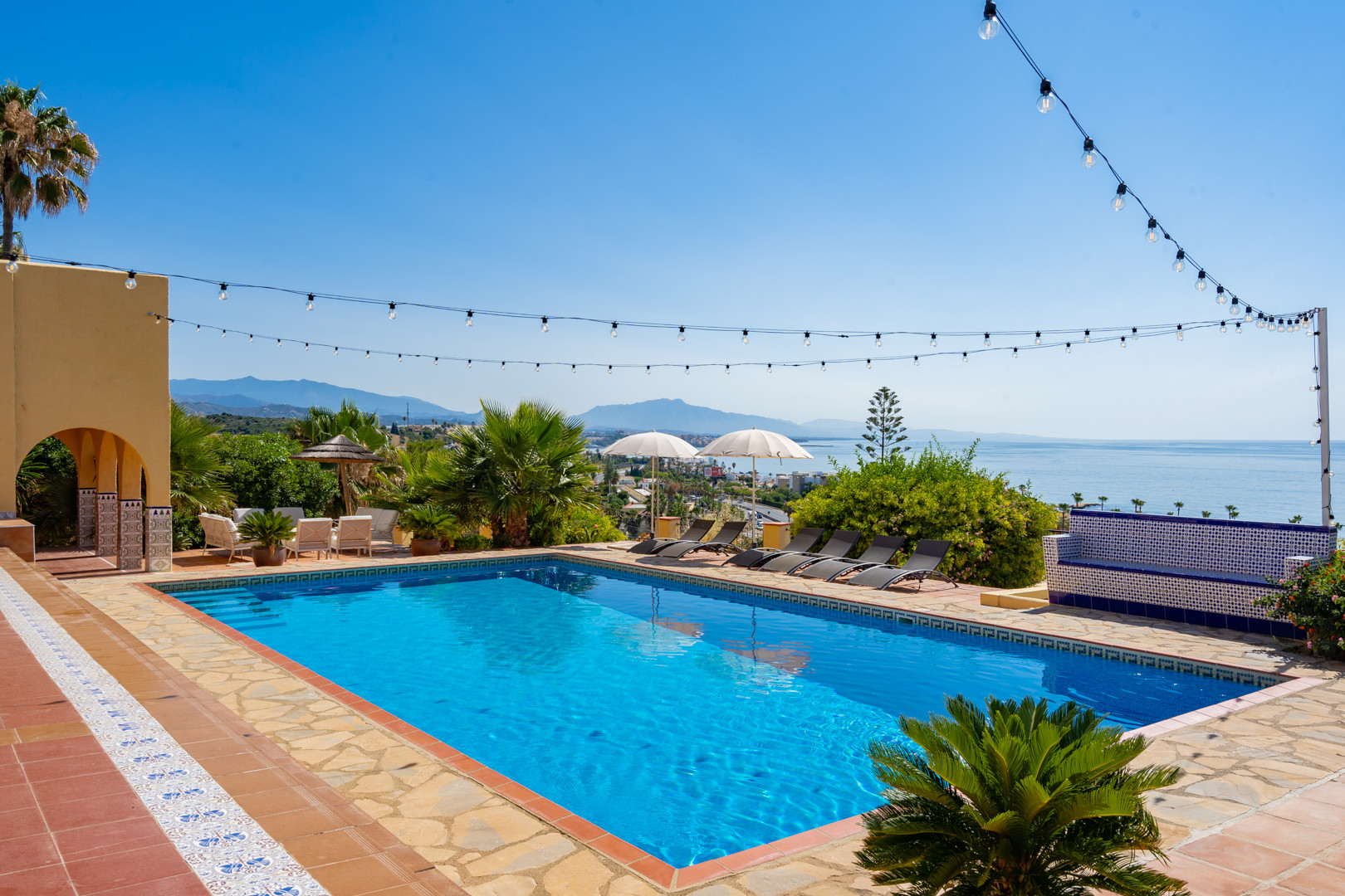 Estepona West – Buenas Noches