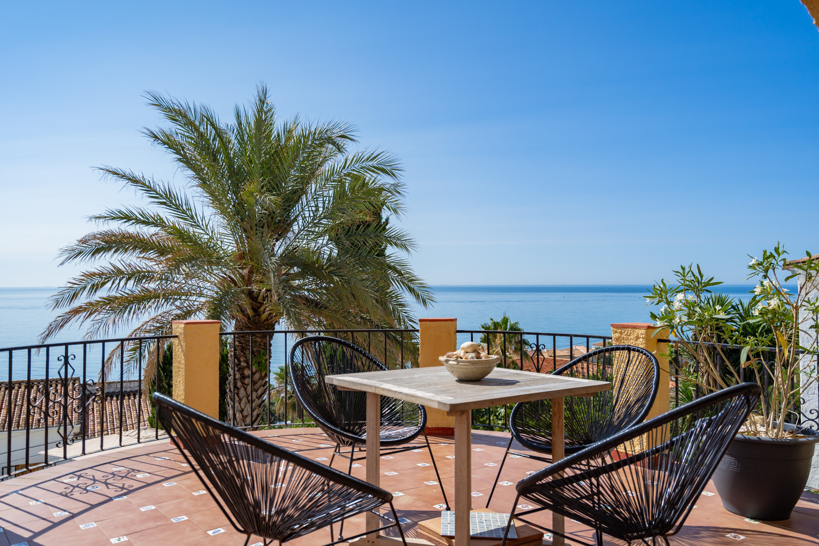 Estepona West – Buenas Noches