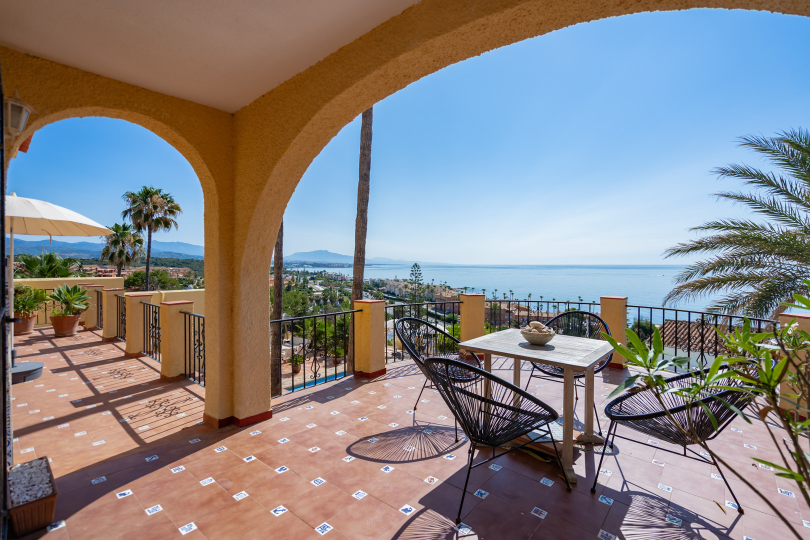 Estepona West – Buenas Noches