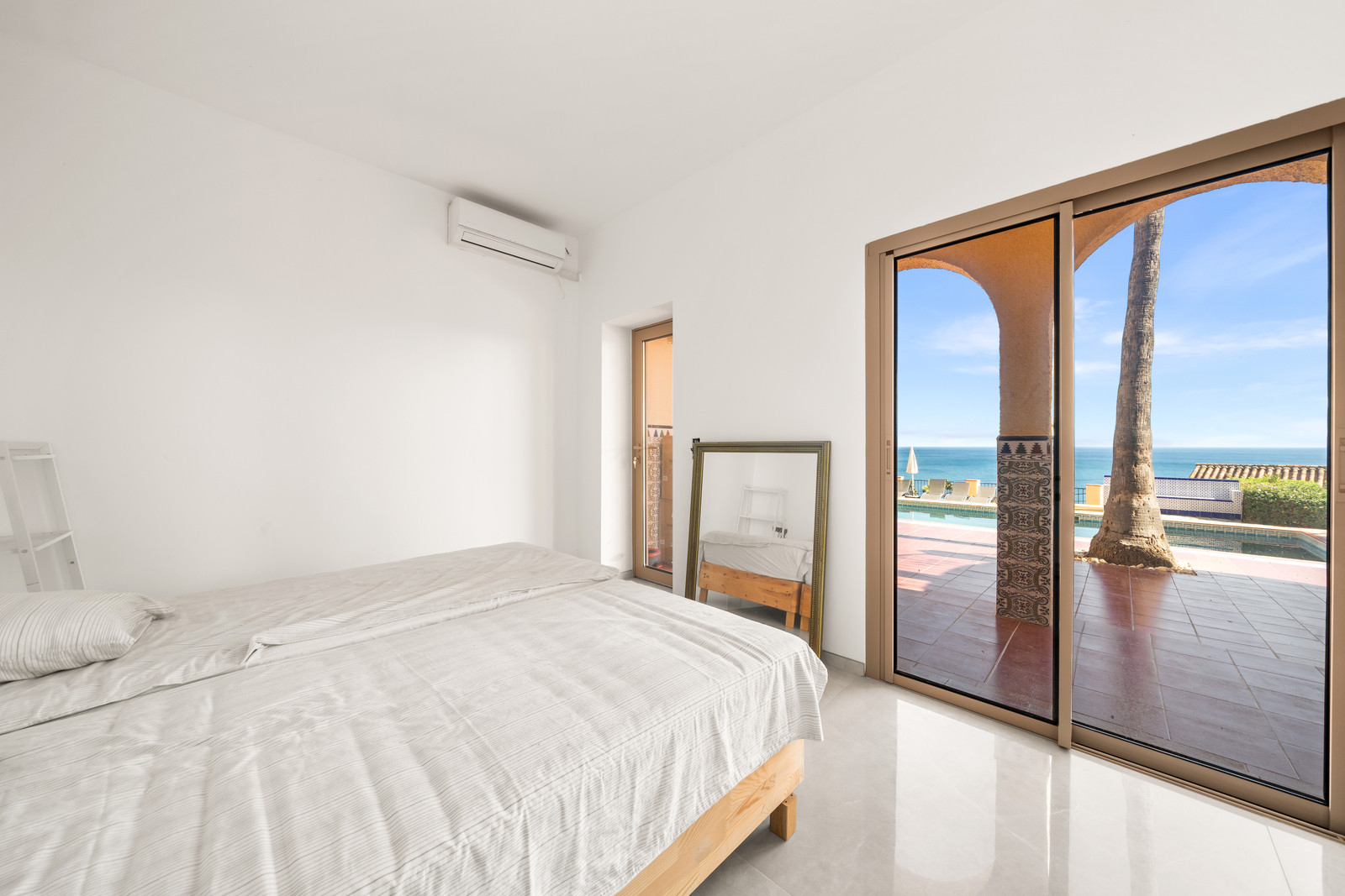 Estepona West – Buenas Noches