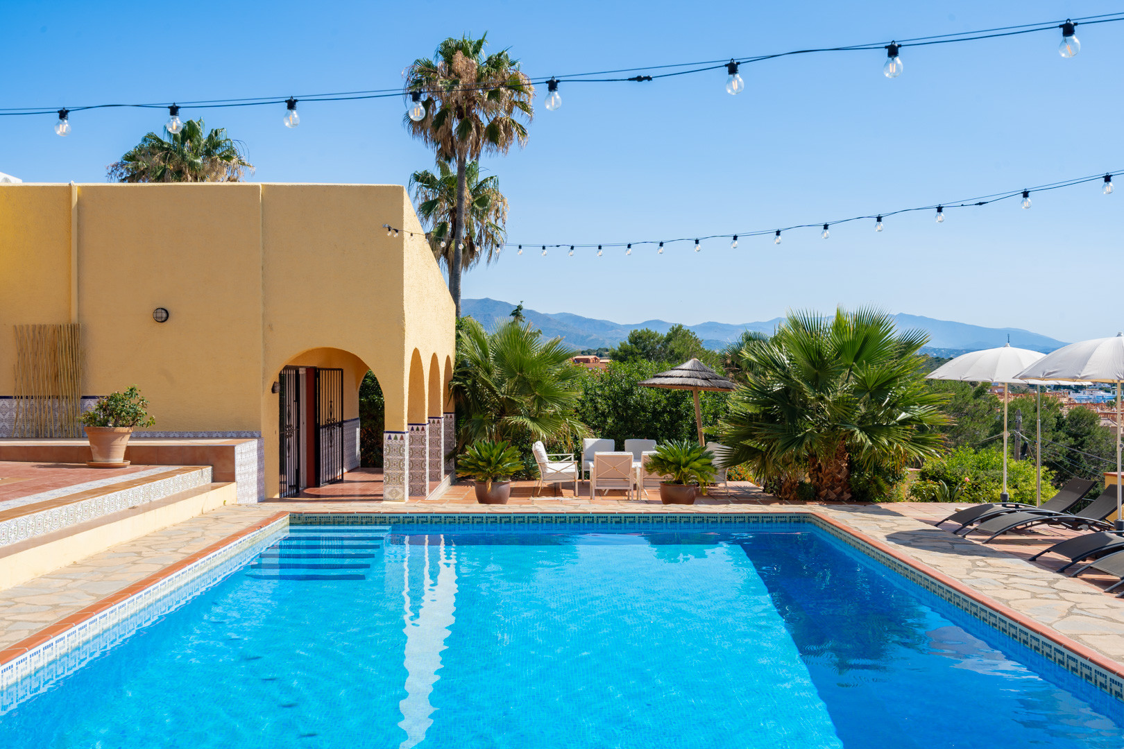 Estepona West – Buenas Noches